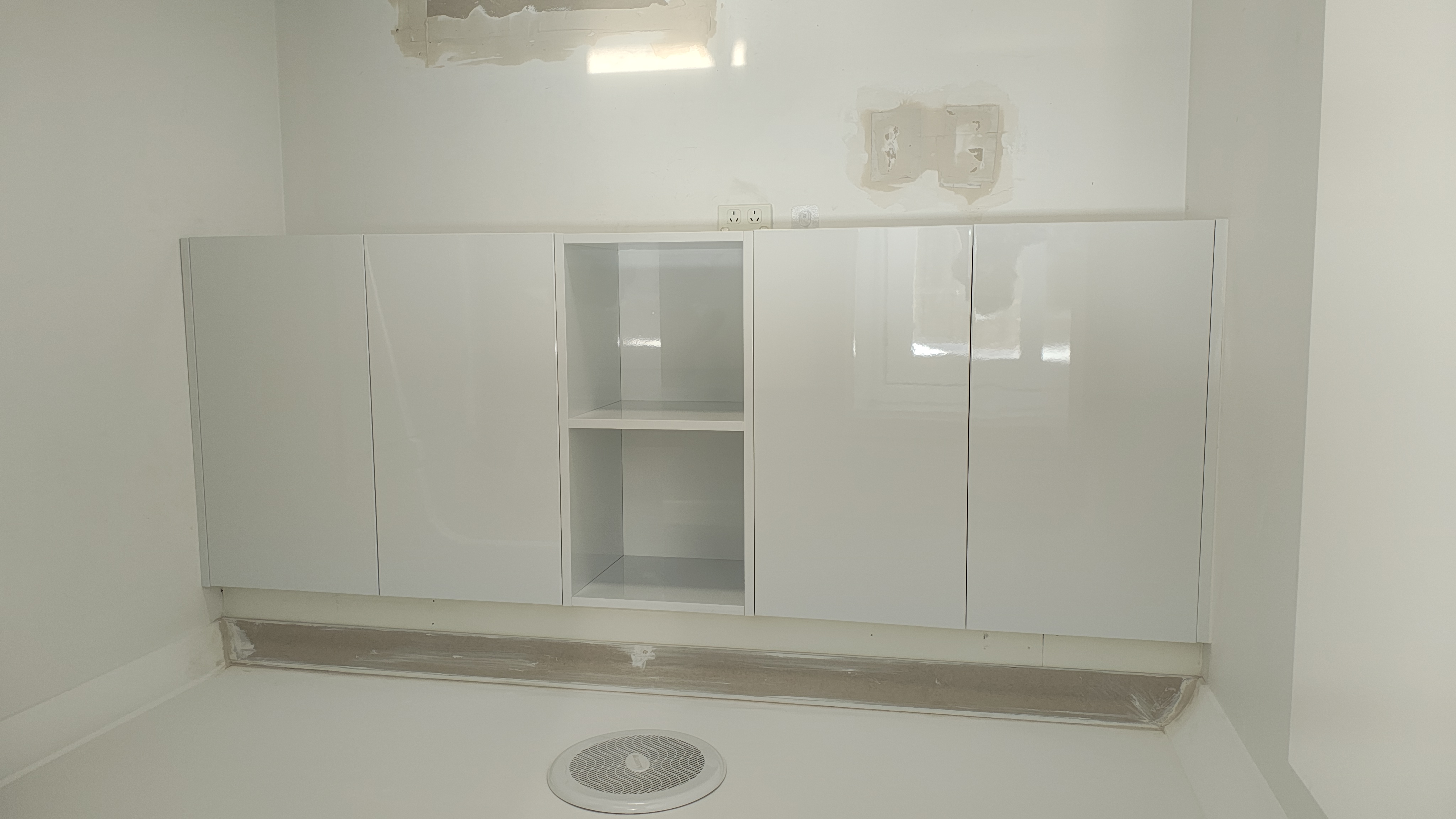 Cabinets & Wardrobes
