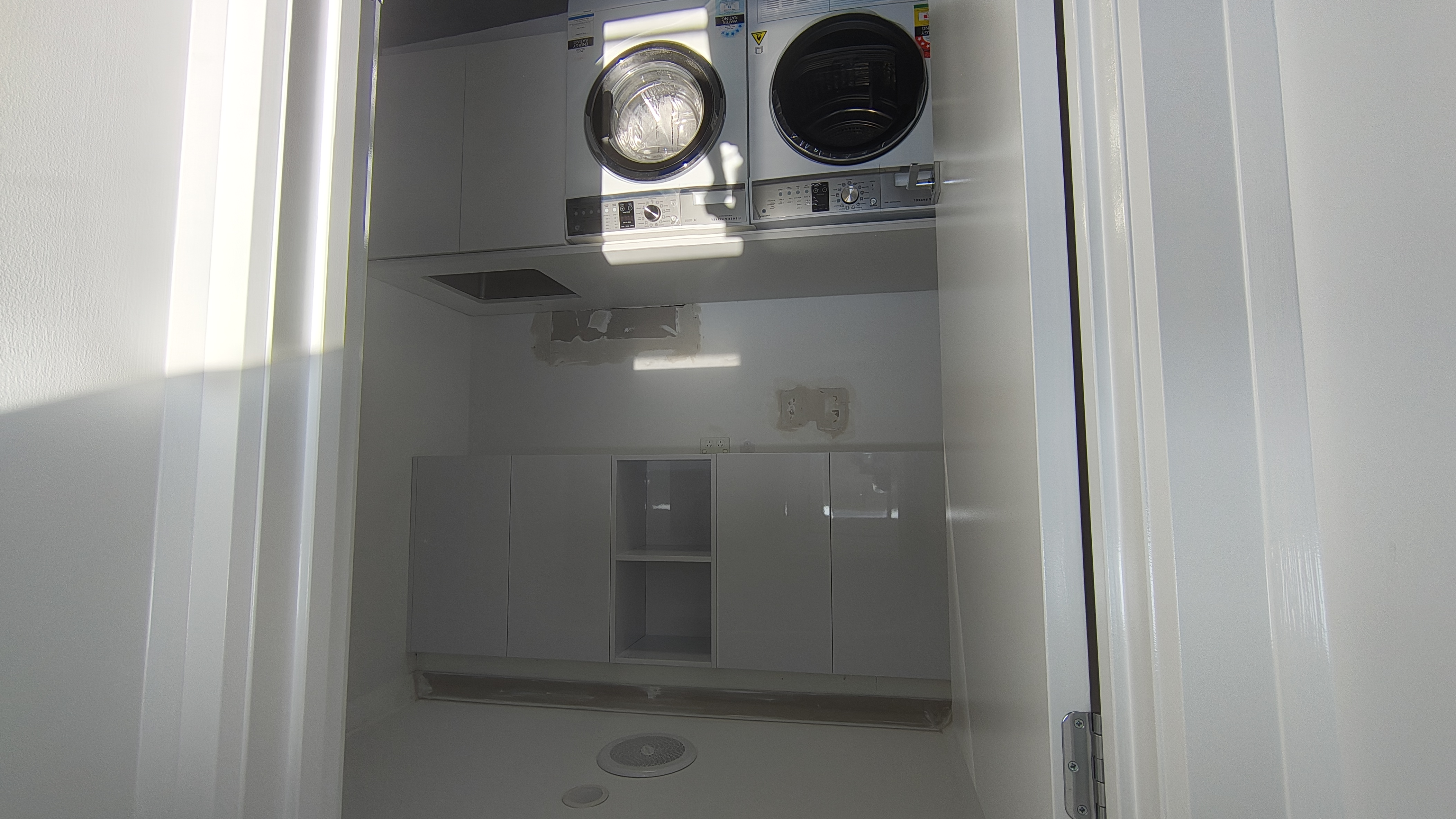 Cabinets & Wardrobes